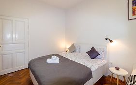 Apartment G37